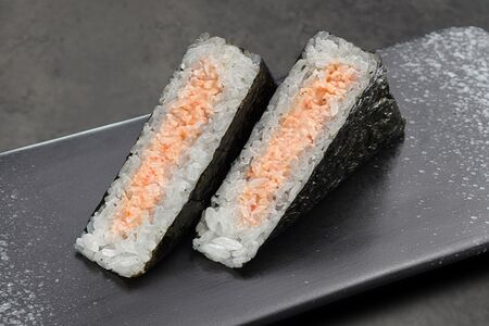 Онигири со снежным крабом