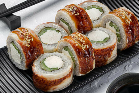 Филадельфия с угрем 8 шт