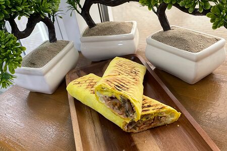 Шаурма в сырном лаваше