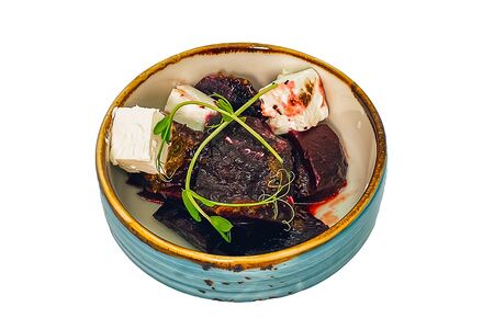 Из печеной свеклы с сыром Фета