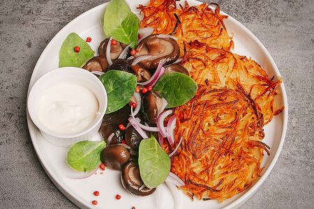 Драники с чёрными груздями