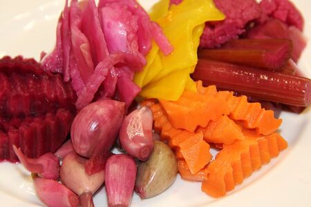 Ассорти из маринованных овощей