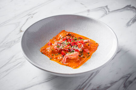 Равиоли с крабом в соусе биск