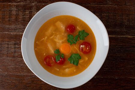 Куриный суп с яйцом