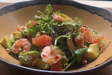 С креветками и авокадо