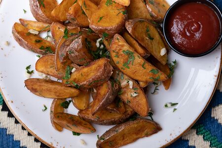 Картофель айдахо с чесноком