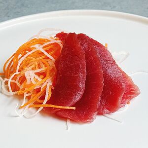 Сашими из тунца
