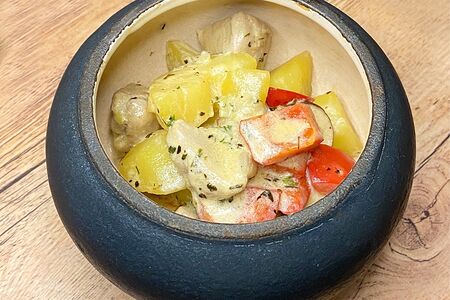 Жаркое традиционное из свинины с картофелем и грибами