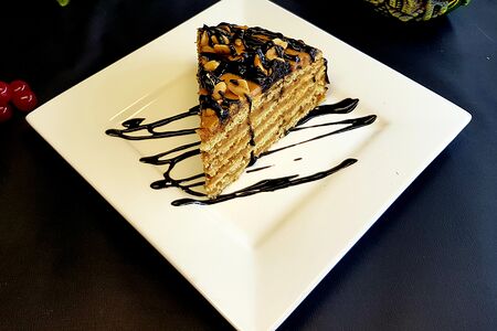 Торт Сникерс