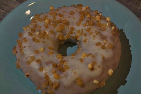 Пончик соленая карамель