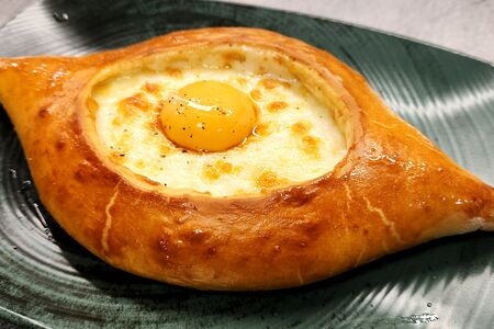 Хачапури по-аджарски