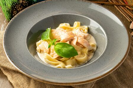 Соус с копченым лососем