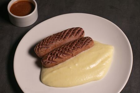 Картофельное пюре с куриными сосисками