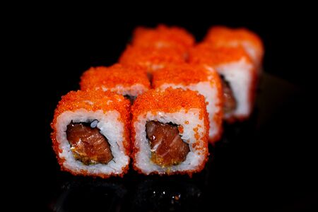 Ролл Лосось с хрустящим луком