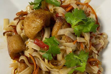 Вок с курицей в устричном соусе