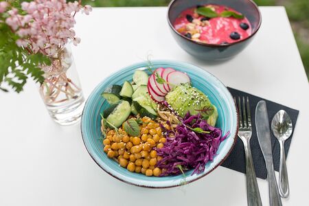 Боул с цельнозерновыми спагетти