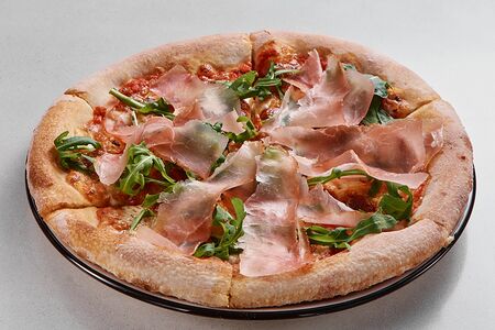 С пармской ветчиной и рукколой