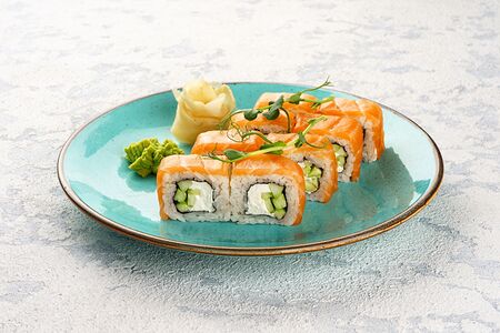 Ролл Филадельфия с лососем