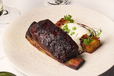 Ребро быка с картофельным гратеном