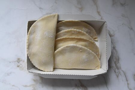 Замороженные чебуреки c мясом