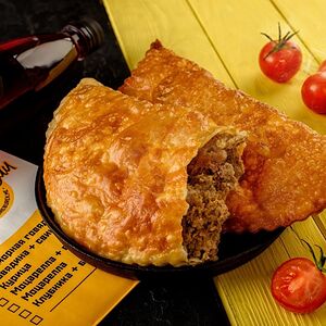 Чебурек со свининой и говядиной