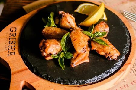 Крылья в медово-горчичном соусе