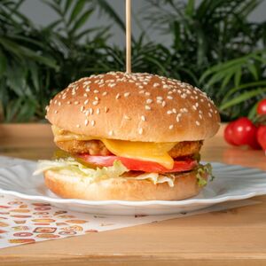 Бургер с куриной котлетой