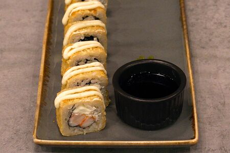 Горячий ролл Цезарь с цыпленком