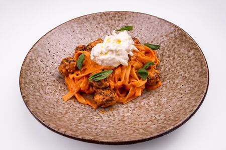 Тальятелле с соусом из печеных перцев