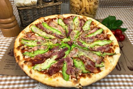 С цукини и беконом