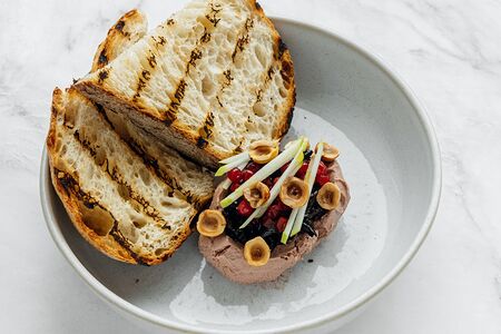 Паштет из утки с мармеладом из лисичек