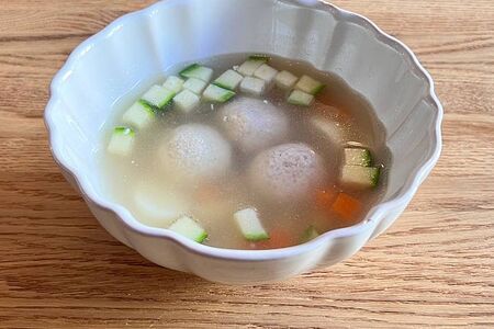 Куриный суп с фрикадельками