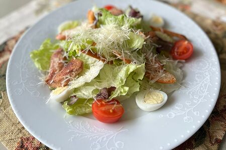 Салат Цезарь с курицей