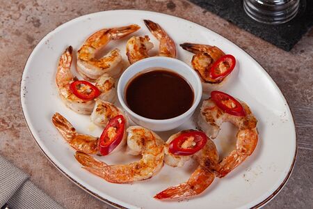 Креветки тигровые, жаренные на гриле