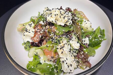 Салат из слабосоленого лосося