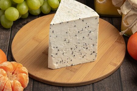 Сыр рикотта с черным тмином 12% Дединовское подворье
