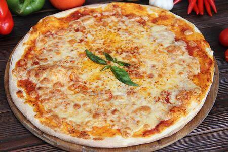 Пицца Маргарита средняя