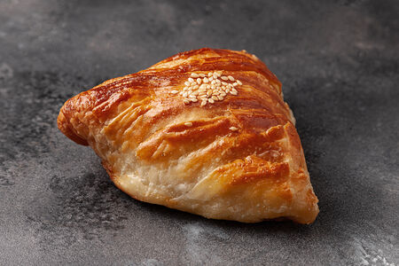 Самса в слоеном тесте