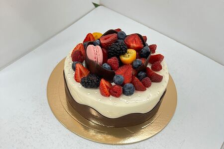 Торт йогуртовый мусс с ягодами