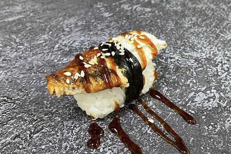 Суши с угрем