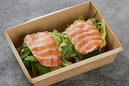 Бутерброд-треугольник с лососем и сливочным сыром