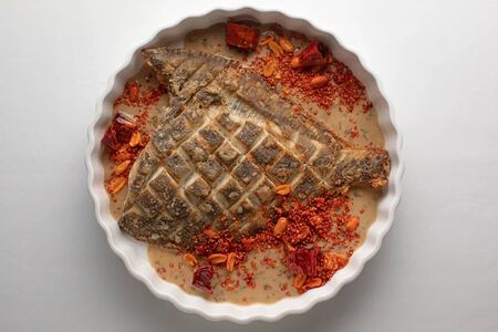 Камбала в миндальном соусе