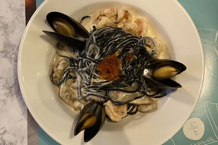 Нери спагетти с морепродуктами