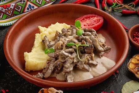 Бефстроганов