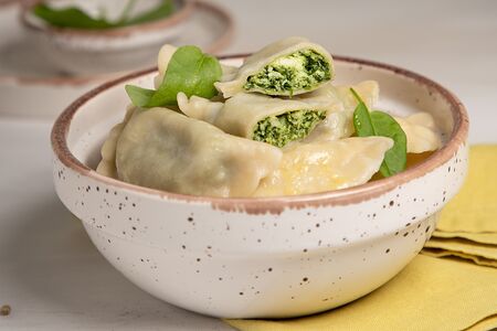 Вареники с адыгейским сыром и шпинатом