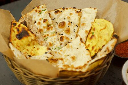 Индийская лепешка Батер наан