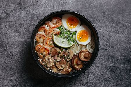 Рамен с креветкой