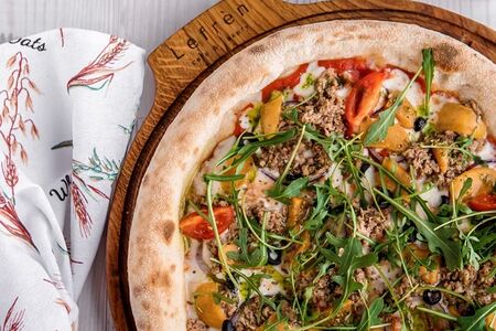 Пицца Ростбиф и манго