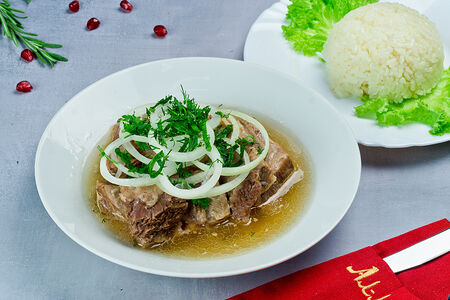 Мясо тушеное