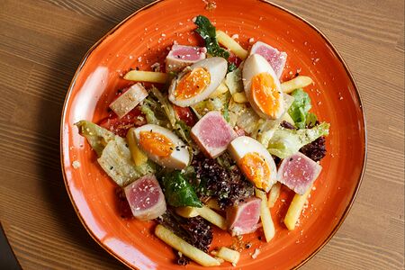 Салат нисуаз с филе тунца